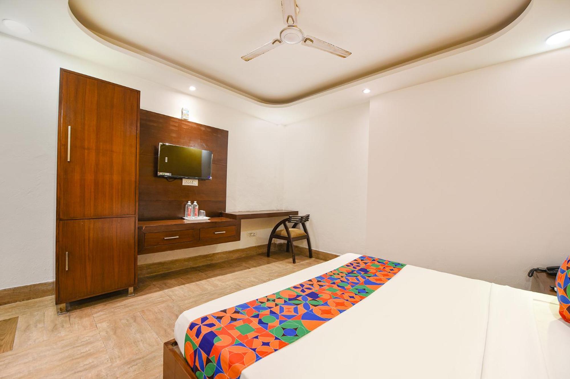 Fabhotel Under Bridge Nueva Delhi Exterior foto