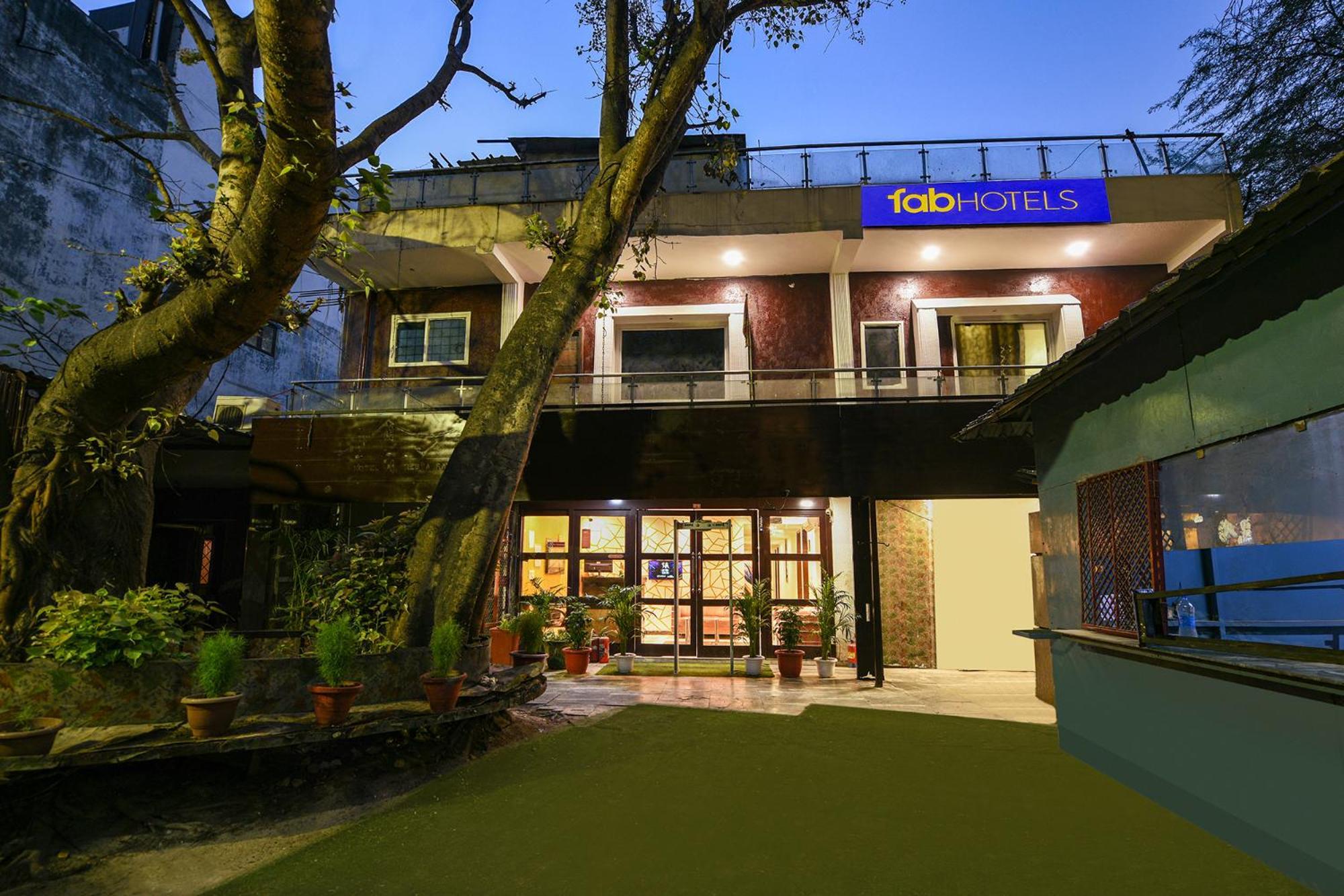 Fabhotel Under Bridge Nueva Delhi Exterior foto