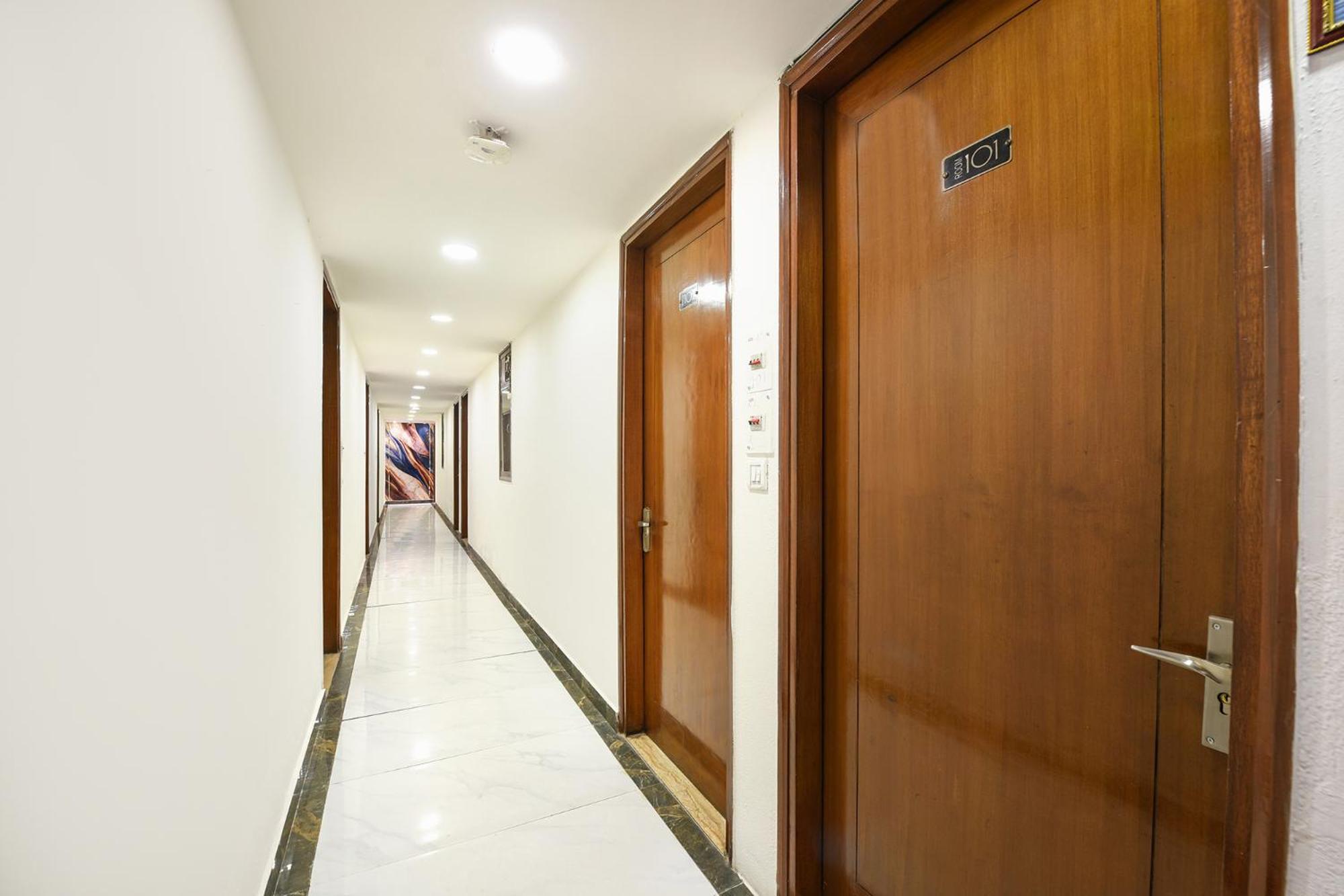 Fabhotel Under Bridge Nueva Delhi Exterior foto